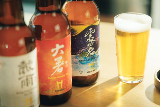 .
夏の幸せをルーフトップテラスで。

クラフトビールフェア開催中です。

Summer aperitifs on the rooftop terrace with the craft beer.

#thekitanohoteltokyo
#ザキタノホテル東京
#kitanohoteltokyo
#キタノホテル東京

#relaischateaux
#ルレエシャトー

#ForComfort
#快適さを求めて

#rooftopbar 
#ルーフトップバー 

#kitanoarmslounge 
#キタノアームスラウンジ 

#大人の隠れ家 

#craftbeer 
#クラフトビール 

#taiwanheadbrewers 
#二十四節気

#永田町 
#永田町グルメ
